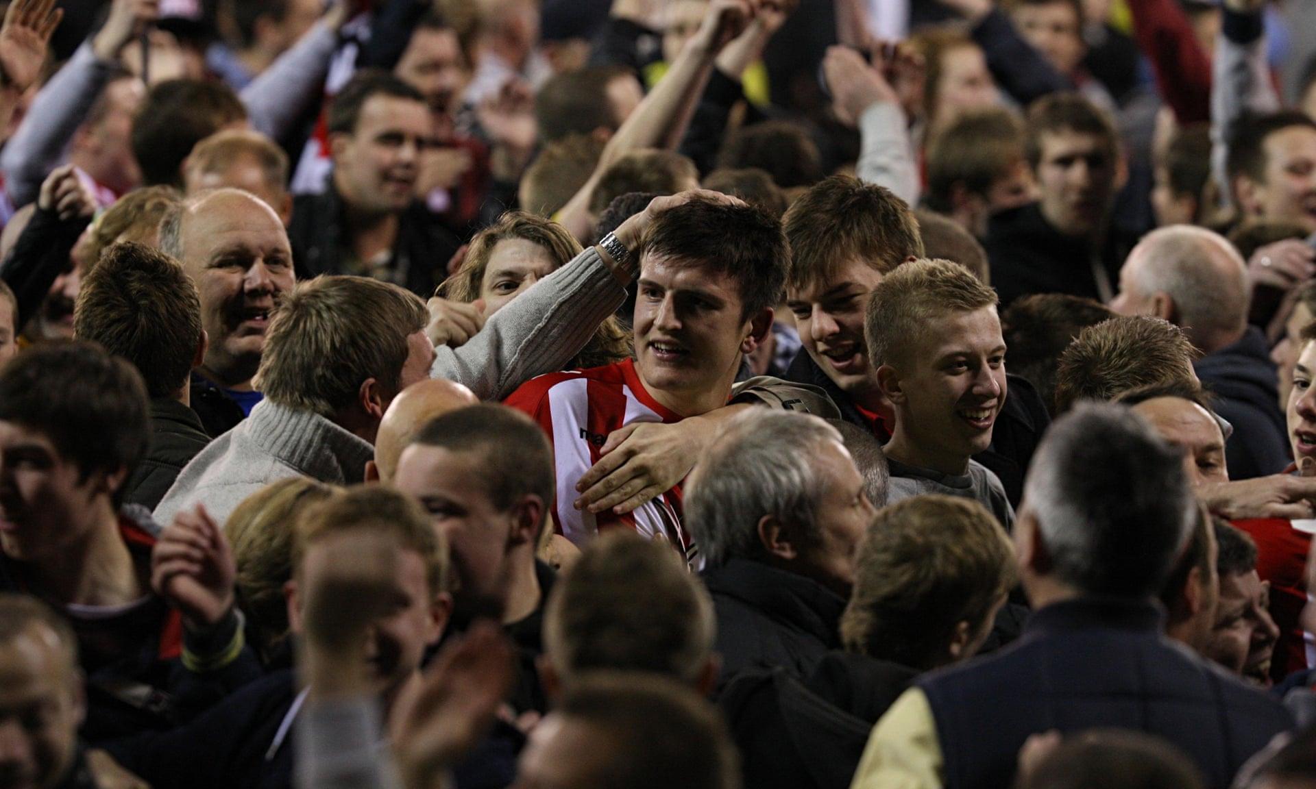 巴薩確認阿勞霍腿筋受傷，球員預計休戰至9月中旬.